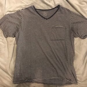 Dark and light gray striped tee